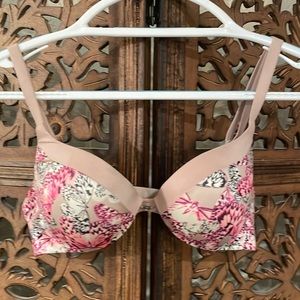 EUC Victoria Secret 34B Push Up Bra